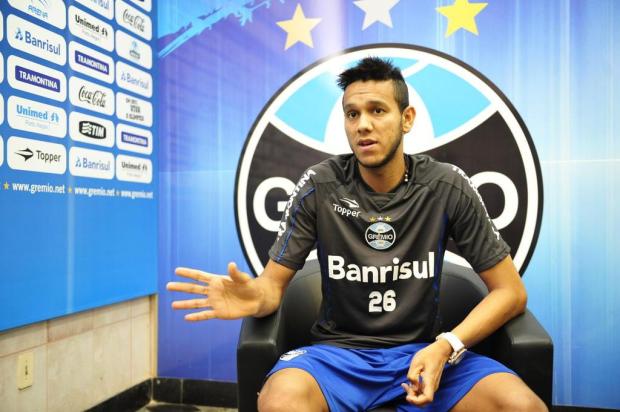 Vídeo: volante Souza torce por um final feliz na renovação do seu contrato Luiz Armando Vaz/Agencia RBS Vídeo: volante Souza torce por um final feliz na renovação do seu contrato Luiz Armando Vaz/Agencia RBS