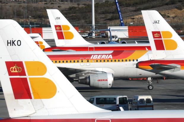 Espanhola Iberia vai cortar 4,5 mil postos de trabalho Dominique Faget/AFP Espanhola Iberia vai cortar 4,5 mil postos de trabalho Dominique Faget/AFP
