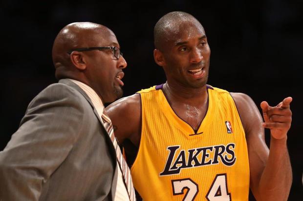 Lakers demite técnico Mike Brown Stephen Dunn/GETTY IMAGES NORTH AMERICA