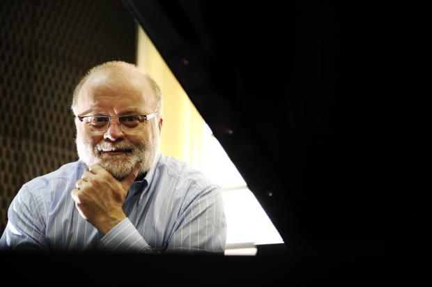 OCTSP encerra temporada com a participação do pianista Ney Fialkow Andréa Graiz/Agencia RBS OCTSP encerra temporada com a participação do pianista Ney Fialkow Andréa Graiz/Agencia RBS