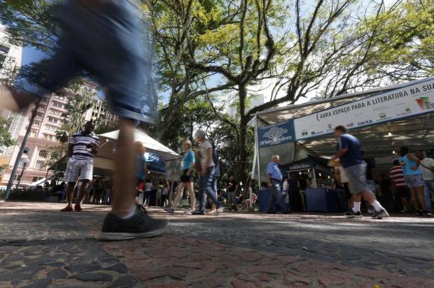 Dias de tempo seco favoreceram movimento na Feira do Livro de Porto Alegre Félix Zucco/Agencia RBS