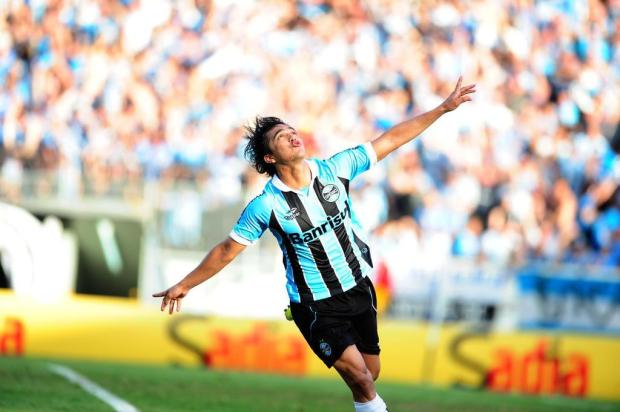 No Olímpico lotado, Grêmio vira sobre o São Paulo e assume vice no Brasileirão Fernando Gomes/Agencia RBS No Olímpico lotado, Grêmio vira sobre o São Paulo e assume vice no Brasileirão Fernando Gomes/Agencia RBS