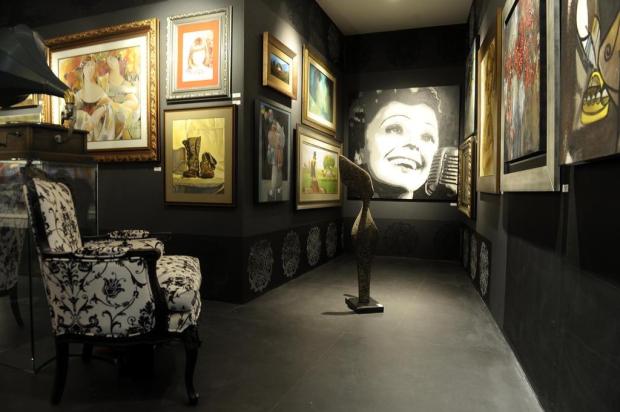 Obras de importantes artistas plásticos compõem seleção de uma das galerias existentes na Mostra Juan Barbosa/Agencia RBS Obras de importantes artistas plásticos compõem seleção de uma das galerias existentes na Mostra Juan Barbosa/Agencia RBS