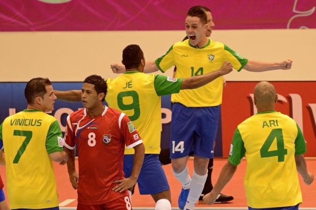 Futsal: seleção atropela o Panamá por 16 a 0 e irá encarar a Argentina nas quartas PORNCHAI KITTIWONGSAKUL/AFP Futsal: seleção atropela o Panamá por 16 a 0 e irá encarar a Argentina nas quartas PORNCHAI KITTIWONGSAKUL/AFP