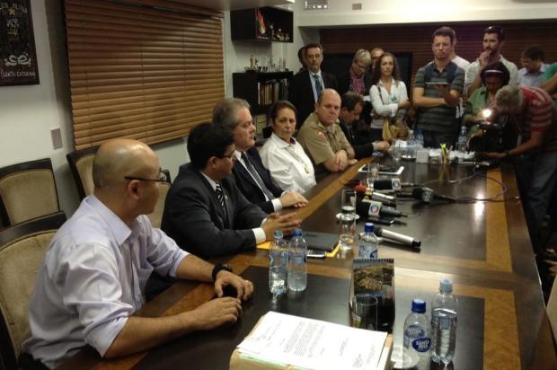 Cúpula da segurança diz não haver ligação entre atentados e homicídio de agente prisional Daniel Conzi/Agencia RBS Cúpula da segurança diz não haver ligação entre atentados e homicídio de agente prisional Daniel Conzi/Agencia RBS