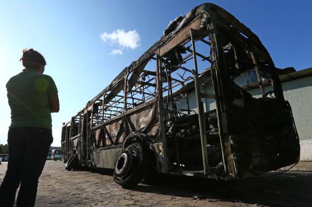 PM fará escolta de ônibus durante a madrugada em linhas de risco da Grande Florianópolis Daniel Conzi/Agencia RBS PM fará escolta de ônibus durante a madrugada em linhas de risco da Grande Florianópolis Daniel Conzi/Agencia RBS