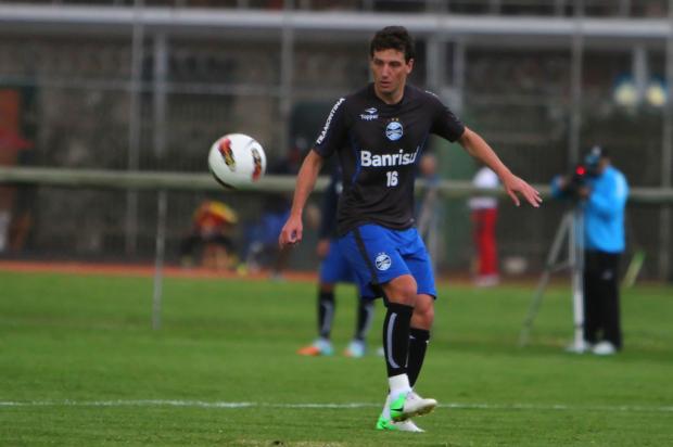 À vontade no Grêmio, Elano tem na ponta da língua time campeão da Libertadores de 95  Lucas Uebel/Divulgação Grêmio/