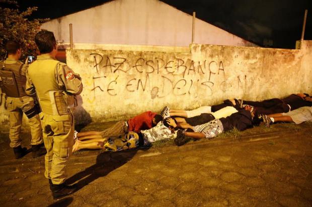 Polícia reconhece que atentados em SC podem ter relação com facção criminosa Flávio Neves/Agencia RBS Polícia reconhece que atentados em SC podem ter relação com facção criminosa Flávio Neves/Agencia RBS