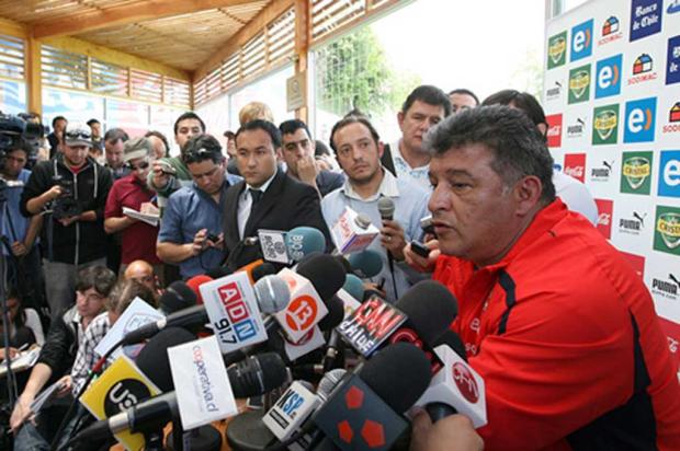 Derrotada pela Sérvia em amistoso, seleção chilena demite Claudio Borghi ANFP/Divulgação/ Derrotada pela Sérvia em amistoso, seleção chilena demite Claudio Borghi ANFP/Divulgação/