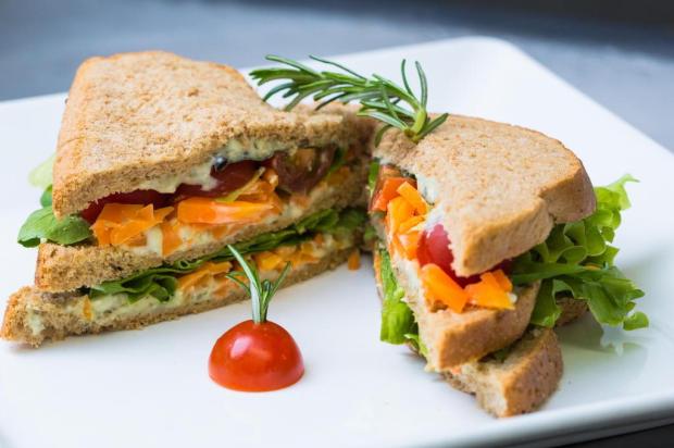 Prepare um sanduíche vegetariano Sergio Azevedo/Divulgação