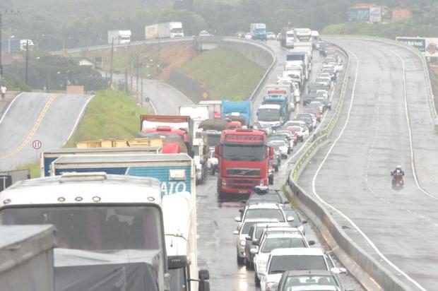 BR-101 registra cerca de 20 quilômetros de congestionamento em Santa Catarina Maurício Vieira/Agencia RBS