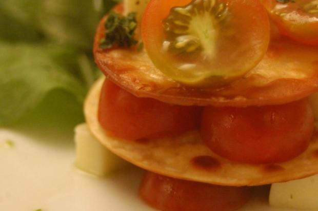 Variação da caprese para deixar o prato sofisticado Rafaela Martins/Ver Descrição Variação da caprese para deixar o prato sofisticado Rafaela Martins/Ver Descrição