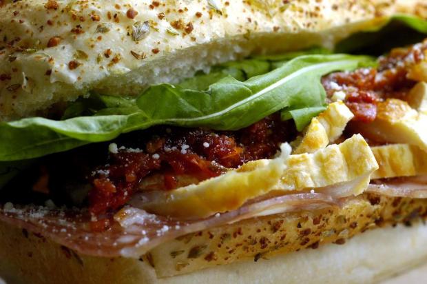 Experimente um sanduíche de frango na hora do lanche Ricardo Wolffenbüttel/Agencia RBS