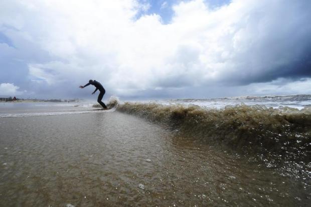 Tempo segue seco e calor aumenta nesta sexta-feira no Rio Grande do Sul Ricardo Duarte/Agencia RBS Tempo segue seco e calor aumenta nesta sexta-feira no Rio Grande do Sul Ricardo Duarte/Agencia RBS