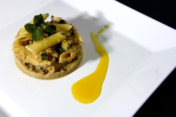 Penne com atum e ervilhas no almoço Ricardo Wolffenbüttel/Agencia RBS