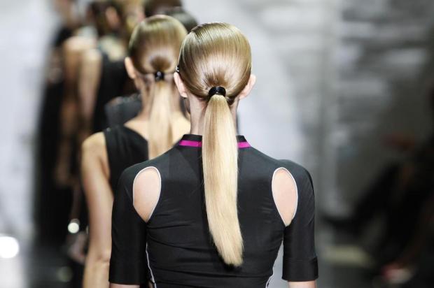 Prenda o cabelo com estilo e fuja do calor do verão Luca Bruno/AP Prenda o cabelo com estilo e fuja do calor do verão Luca Bruno/AP