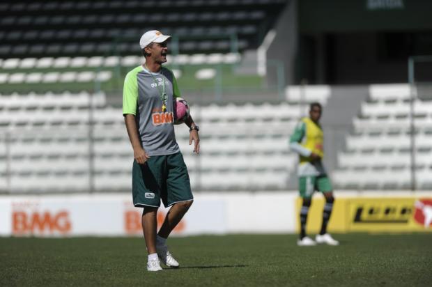 Diogo Oliveira sente a coxa e é dúvida para partida decisiva contra o Inter B  Porthus Junior/