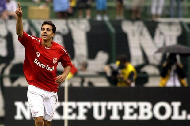 Antes de Inter x Corinthians, Nilmar lembra golaço em 2009: "Vejo sempre que posso" Ver Descrição/Ver Descrição Antes de Inter x Corinthians, Nilmar lembra golaço em 2009: "Vejo sempre que posso" Ver Descrição/Ver Descrição