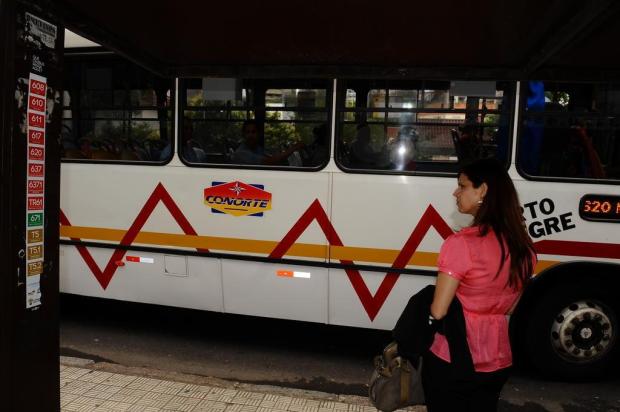 EPTC revê projeto dos adesivos nas paradas de ônibus da Capital Emílio Pedroso/Agencia RBS