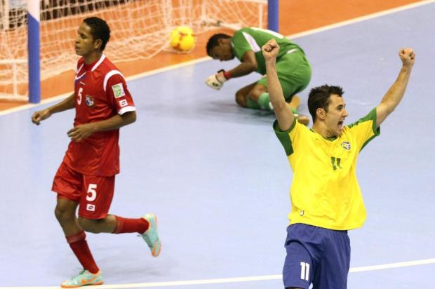 Sem Falcão, Brasil tem dois candidatos a melhor jogador da Copa do Mundo Korbphuk Phromrekha/AP