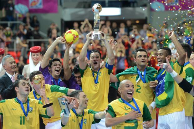 Brasil bate a Espanha e conquista o heptacampeonato mundial no futsal PORNCHAI KITTIWONGSAKUL/AFP/ Brasil bate a Espanha e conquista o heptacampeonato mundial no futsal PORNCHAI KITTIWONGSAKUL/AFP/
