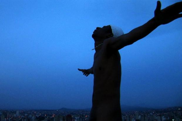 'O Céu Sobre os Ombros' mistura realidade e ficção Divulgação/Divulgação 'O Céu Sobre os Ombros' mistura realidade e ficção Divulgação/Divulgação