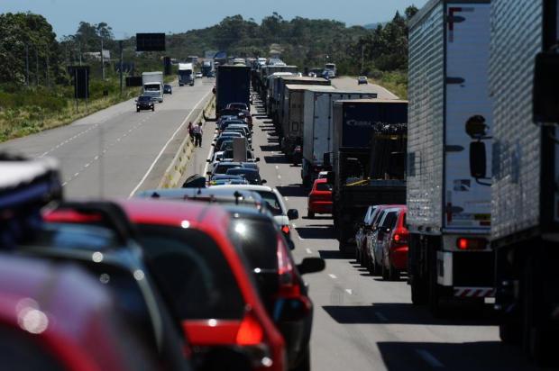 Congestionamento na BR-101, em Laguna, diminui para seis quilômetros Emílio Pedroso/Agencia RBS