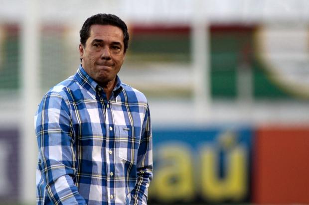 Luxa conversará com sua família antes de decidir se renovará com o Grêmio LUIS MOURA/AE/ESTADÃO CONTEÚDO/ Luxa conversará com sua família antes de decidir se renovará com o Grêmio LUIS MOURA/AE/ESTADÃO CONTEÚDO/