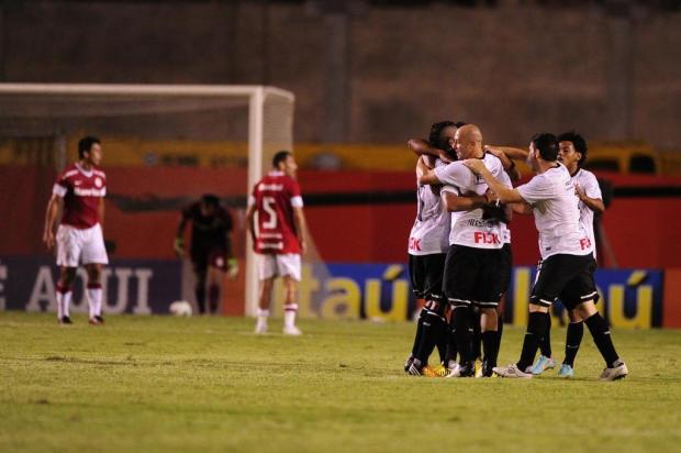 Inter perde por 2 a 0 para o Corinthians e sofre a terceira derrota consecutiva no Campeonato Brasileiro Ricardo Duarte/Agencia RBS Inter perde por 2 a 0 para o Corinthians e sofre a terceira derrota consecutiva no Campeonato Brasileiro Ricardo Duarte/Agencia RBS