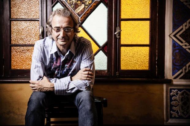 Nico Nicolaiewsky estreia segunda temporada de 'Música de Camelô' Gabriel Not/Divulgação Nico Nicolaiewsky estreia segunda temporada de 'Música de Camelô' Gabriel Not/Divulgação