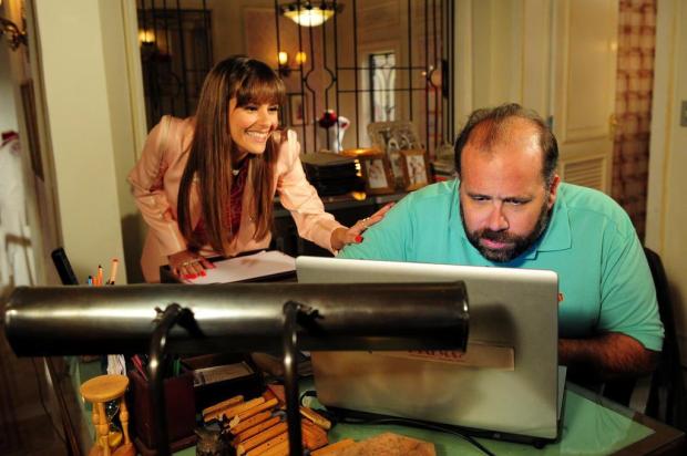 Briga de marido e mulher em "Tapas & Beijos" Alex Carvalho/TV Globo/Divulgação Briga de marido e mulher em "Tapas & Beijos" Alex Carvalho/TV Globo/Divulgação