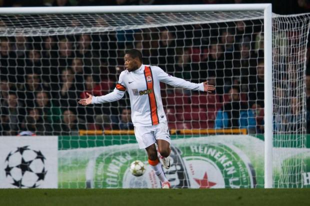 Após gol polêmico, Luiz Adriano será julgado pela Uefa ANDREAS HILLERGREN/AFP Após gol polêmico, Luiz Adriano será julgado pela Uefa ANDREAS HILLERGREN/AFP