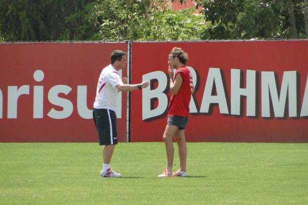 Loss diz que Inter precisa de resultados: "Nunca vi grupo derrubar treinador" Guilherme Becker/Agência RBS/ Loss diz que Inter precisa de resultados: "Nunca vi grupo derrubar treinador" Guilherme Becker/Agência RBS/