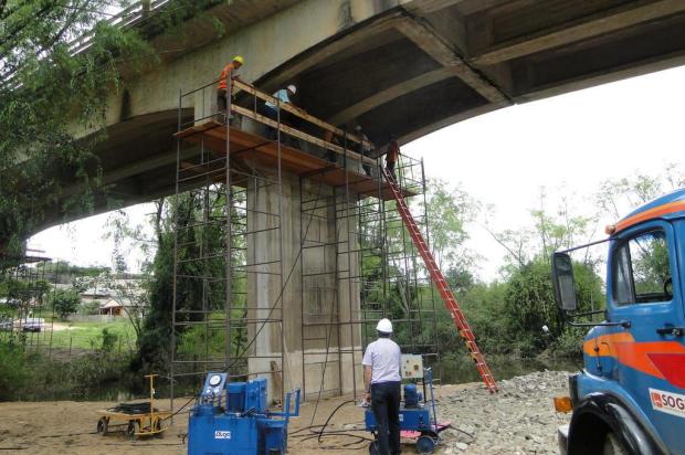 Obra na ponte do Rio Camaquã interdita BR-116 Sul entre 15h e 16h desta quinta Ecosul,Divulgação/Ecosul Obra na ponte do Rio Camaquã interdita BR-116 Sul entre 15h e 16h desta quinta Ecosul,Divulgação/Ecosul