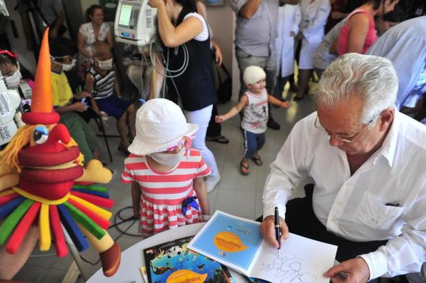 Crianças internadas participam de edição especial da Feira do Livro Tadeu Vilani/Agencia RBS