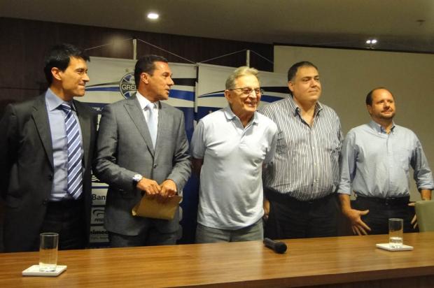 Sem descartar negociação, Koff e Luxemburgo elogiam Robinho Adriano de Carvalho/ Sem descartar negociação, Koff e Luxemburgo elogiam Robinho Adriano de Carvalho/