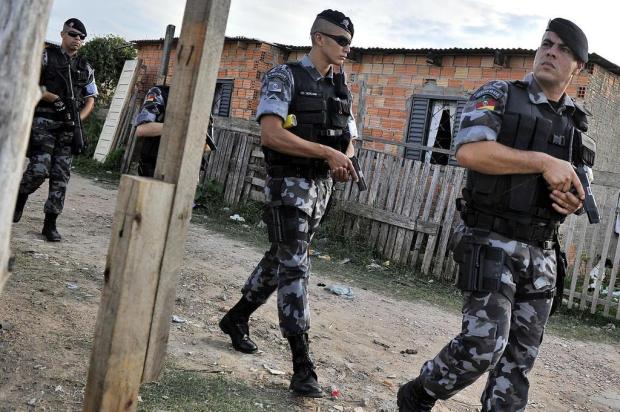 BM manda tropas de choque para conter violência no Recanto do Sabiá André Feltes/Agencia RBS BM manda tropas de choque para conter violência no Recanto do Sabiá André Feltes/Agencia RBS
