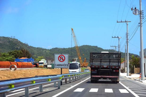 Turistas e moradores terão de enfrentar mais uma temporada com gargalos na BR-101 Sul Charles Guerra/Agencia RBS