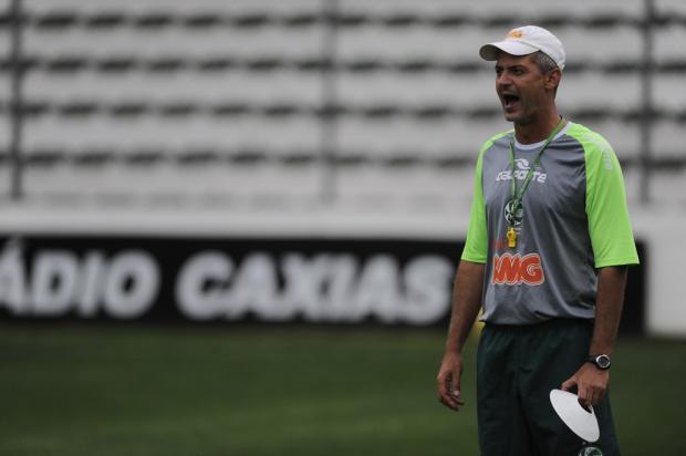 Técnico Lisca e goleador Zulu negociam a permanência no Juventude Porthus Junior / Técnico Lisca e goleador Zulu negociam a permanência no Juventude Porthus Junior /
