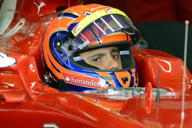 Emocionado com o terceiro lugar, Massa chora e promete diversão para 2013 YASUYOSHI CHIBA/AFP