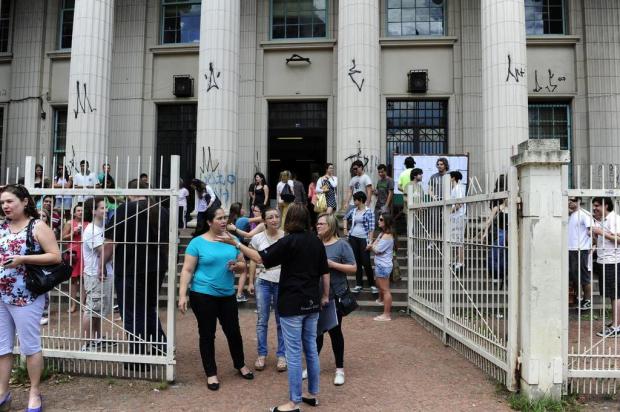 Enade inicia com assalto em frente ao Instituto de Educação, em Porto Alegre Ronaldo Bernardi/Agencia RBS