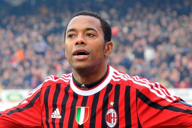 Após recusas, Santos insiste e segue na cola de Robinho e Montillo Maurizio Parentti/AFP Após recusas, Santos insiste e segue na cola de Robinho e Montillo Maurizio Parentti/AFP