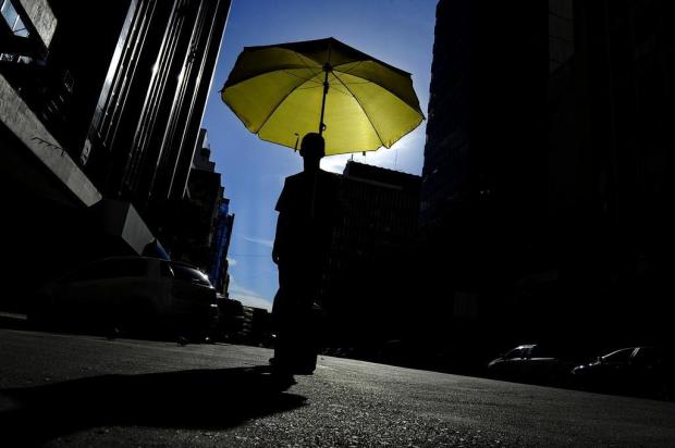 Calor aumenta nesta terça-feira e pode provocar chuva e temporais Mauro Vieira/Agencia RBS Calor aumenta nesta terça-feira e pode provocar chuva e temporais Mauro Vieira/Agencia RBS