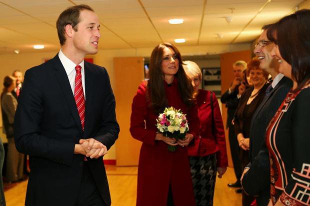 Kate Middleton e William vão a jogo de rugby no País de Gales Michael Steele/AFP Kate Middleton e William vão a jogo de rugby no País de Gales Michael Steele/AFP