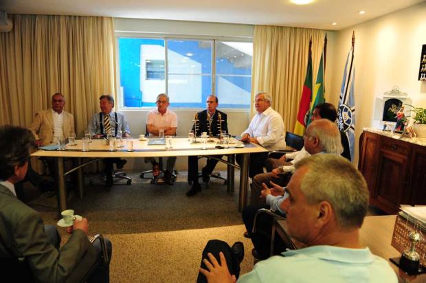 Em tom pacífico, Koff e Odone fazem primeira reunião de transição no Grêmio Fernando Gomes/Agência RBS/ Em tom pacífico, Koff e Odone fazem primeira reunião de transição no Grêmio Fernando Gomes/Agência RBS/