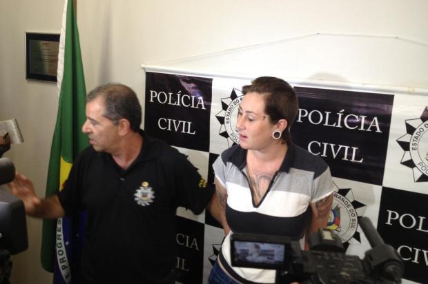 Polícia apresenta jovem que atacou três homens no Bairro Cidade Baixa Carolina Rocha/Agencia RBS Polícia apresenta jovem que atacou três homens no Bairro Cidade Baixa Carolina Rocha/Agencia RBS