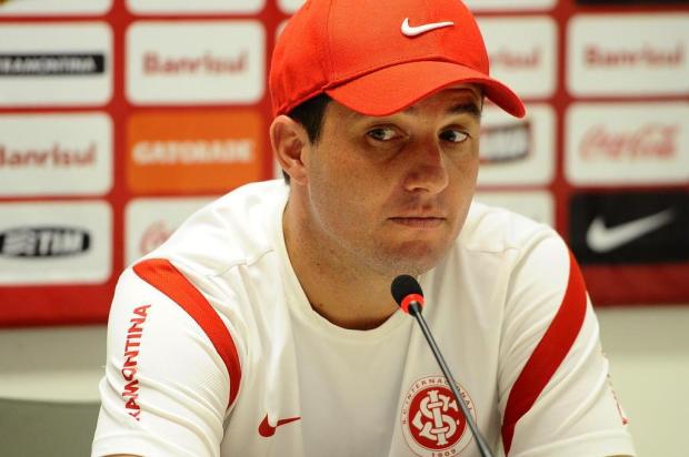 Sem revelar formação, Osmar Loss defende "time combativo" no Gre-Nal Emílio Pedroso/Agencia RBS Sem revelar formação, Osmar Loss defende "time combativo" no Gre-Nal Emílio Pedroso/Agencia RBS