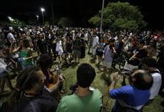 Manifestantes criticam a privatização dos espaços públicos Lauro Alves/Agencia RBS