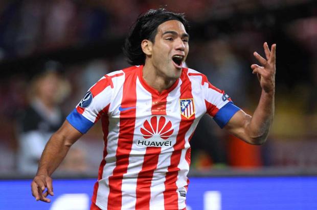 Chelsea observa e pode fazer proposta por Falcao García  AFP PHOTO / VALERY HACHE /