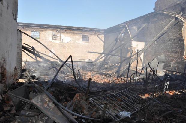 Polícia Civil investiga incêndio ocorrido em Uruguaiana Anderson Petrocelli/Especial Polícia Civil investiga incêndio ocorrido em Uruguaiana Anderson Petrocelli/Especial